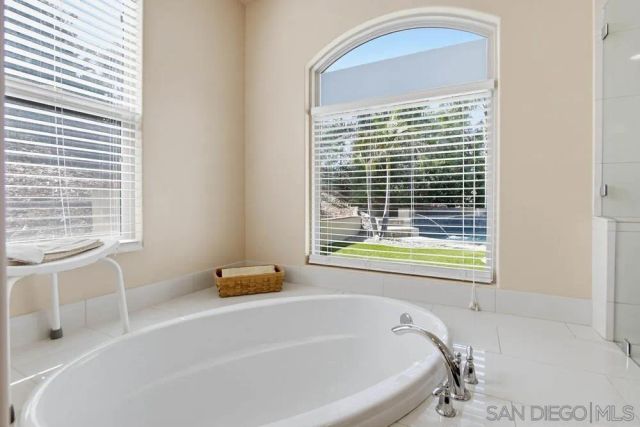 232 Calle Florecita, Escondido, CA 92029