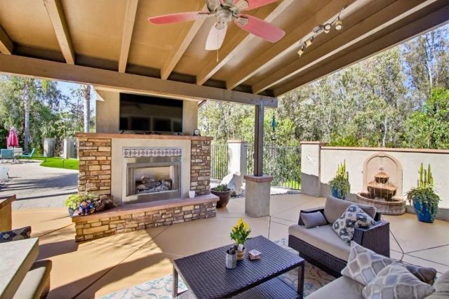 232 Calle Florecita, Escondido, CA 92029