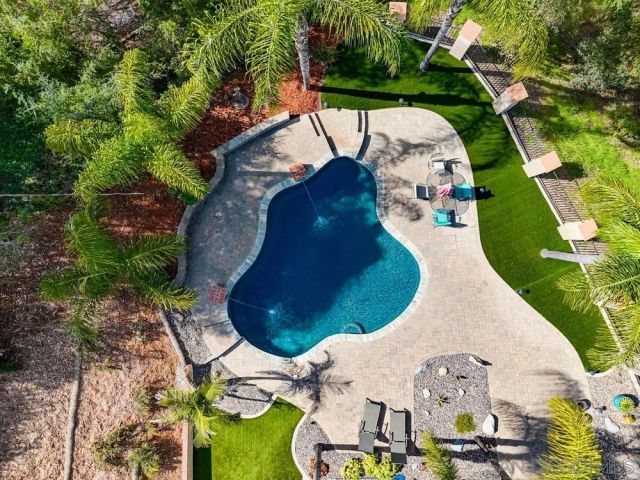 232 Calle Florecita, Escondido, CA 92029