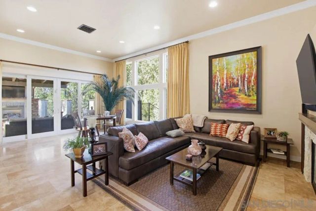 232 Calle Florecita, Escondido, CA 92029