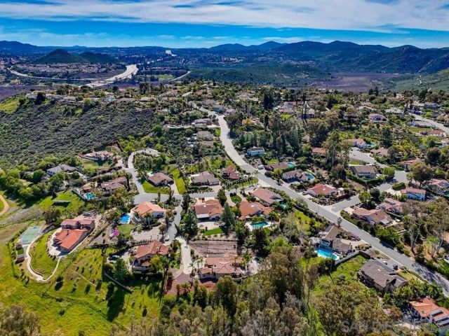 232 Calle Florecita, Escondido, CA 92029