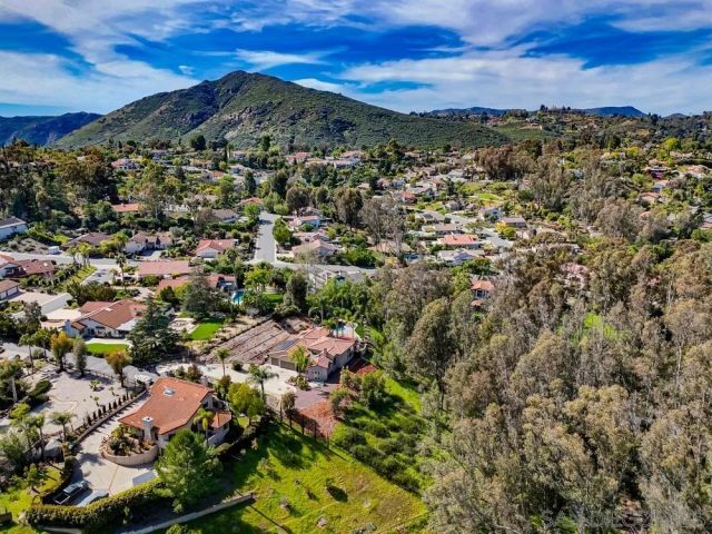 232 Calle Florecita, Escondido, CA 92029