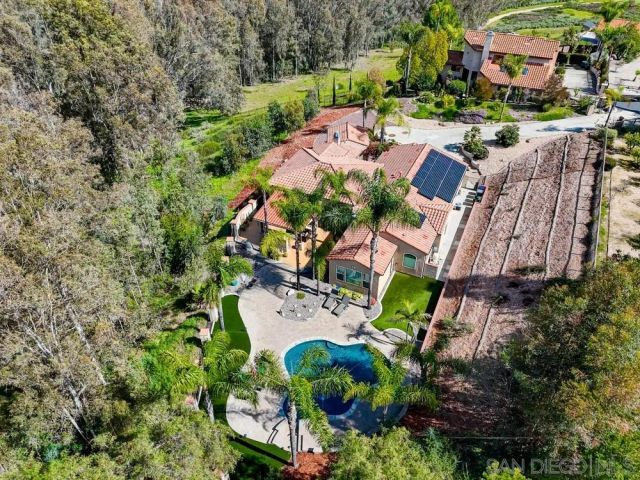 232 Calle Florecita, Escondido, CA 92029