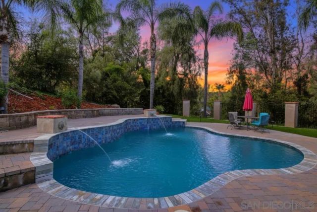 232 Calle Florecita, Escondido, CA 92029