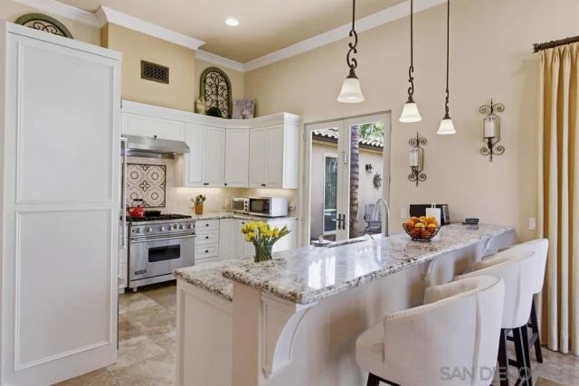 232 Calle Florecita, Escondido, CA 92029