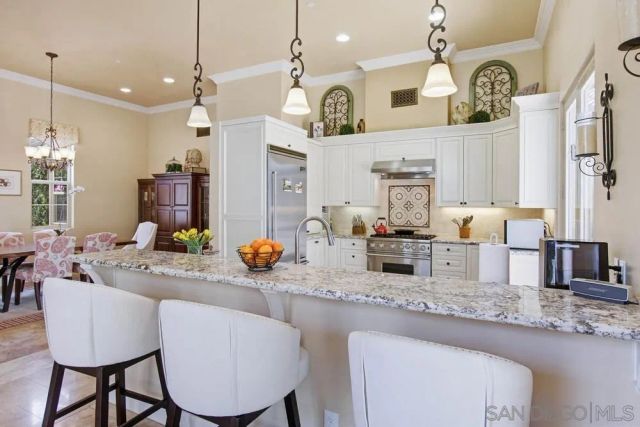 232 Calle Florecita, Escondido, CA 92029