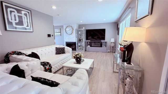 1915 S Oakland Way, Aurora, CO 80014