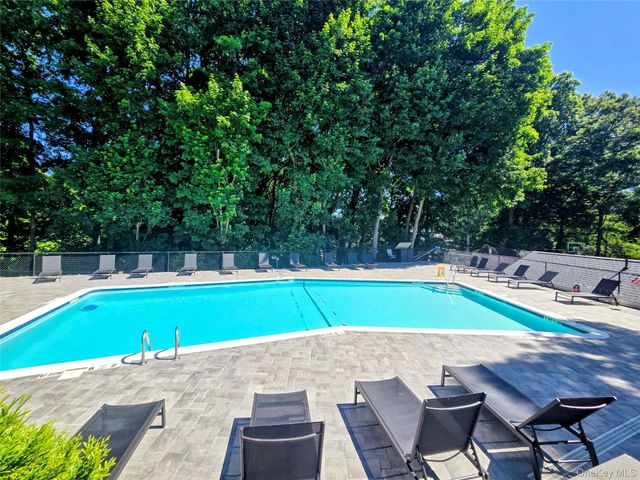 100 Chateau Lane 39, Hawthorne, NY 10532
