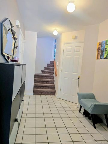 100 Chateau Lane 39, Hawthorne, NY 10532