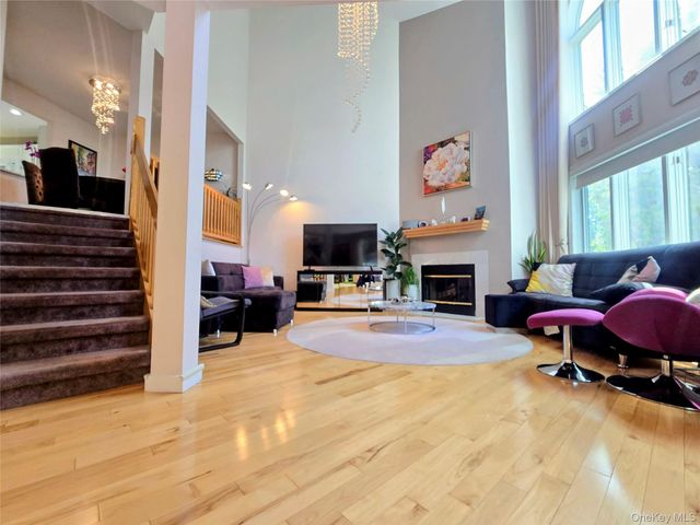 100 Chateau Lane 39, Hawthorne, NY 10532