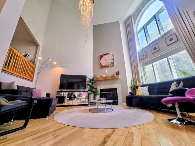 100 Chateau Lane 39, Hawthorne, NY 10532