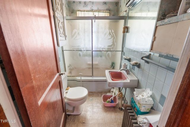 510 West Glade Street, Glade Spring, VA 24340