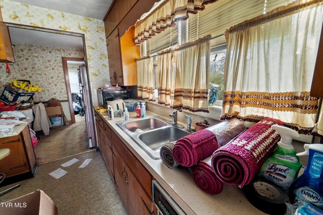 510 West Glade Street, Glade Spring, VA 24340