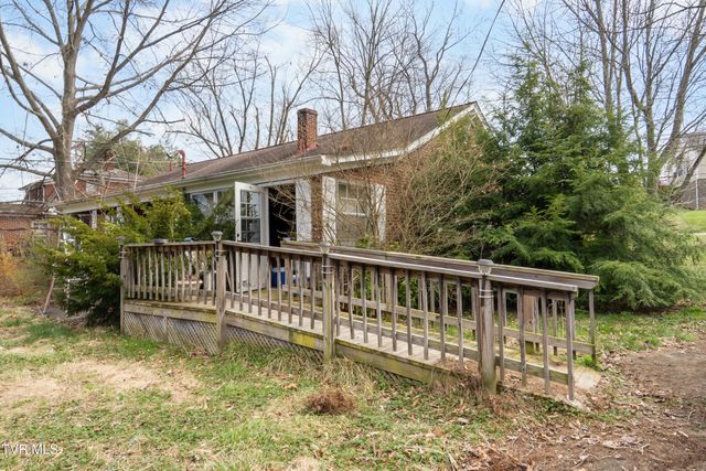 510 West Glade Street, Glade Spring, VA 24340