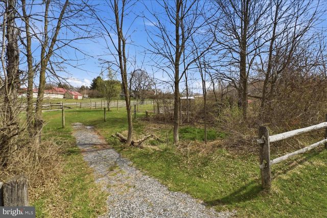 141 BELL RD, Palmyra, PA 17078