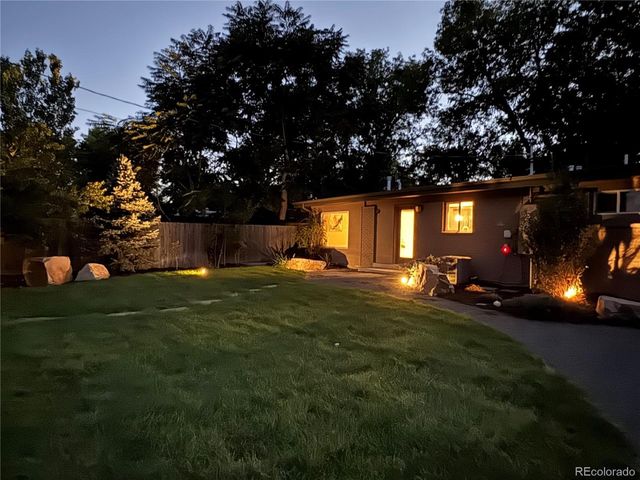6040 Estes Ct, Arvada, CO 80004