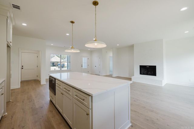 3871 Spencer Crossing Dr, Benton, AR 72019