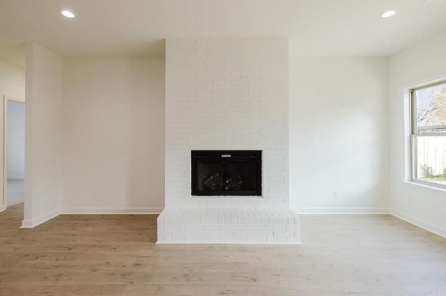 3871 Spencer Crossing Dr, Benton, AR 72019