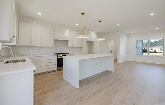 3871 Spencer Crossing Dr, Benton, AR 72019