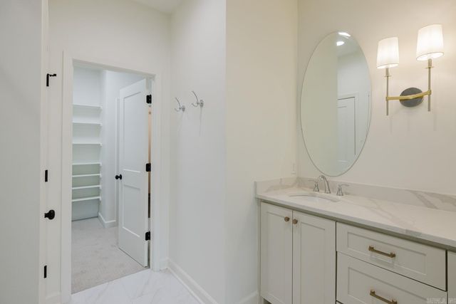 3871 Spencer Crossing Dr, Benton, AR 72019