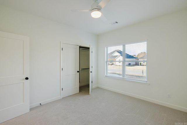 3871 Spencer Crossing Dr, Benton, AR 72019