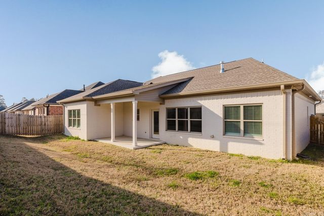 3871 Spencer Crossing Dr, Benton, AR 72019