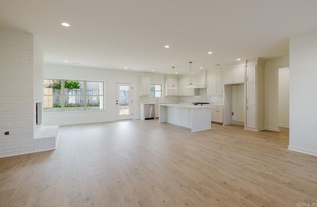 3871 Spencer Crossing Dr, Benton, AR 72019