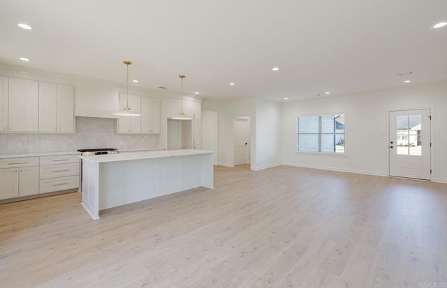 3871 Spencer Crossing Dr, Benton, AR 72019