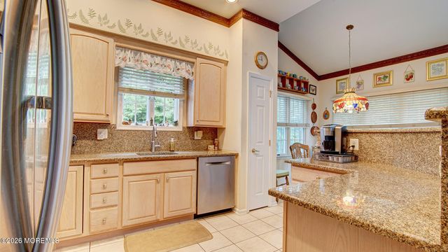 1 Kingston Court, Monroe, NJ 08831