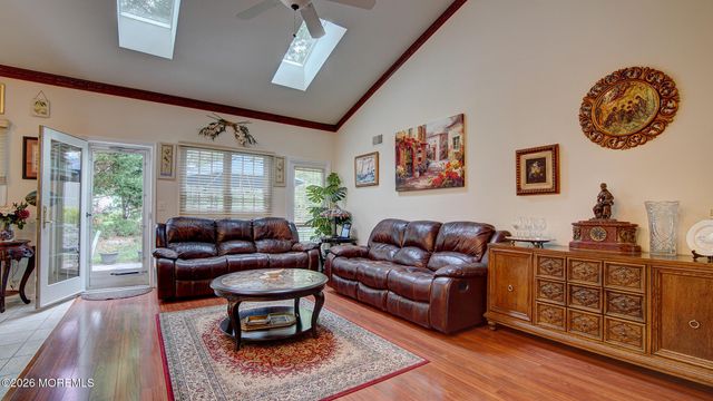 1 Kingston Court, Monroe, NJ 08831