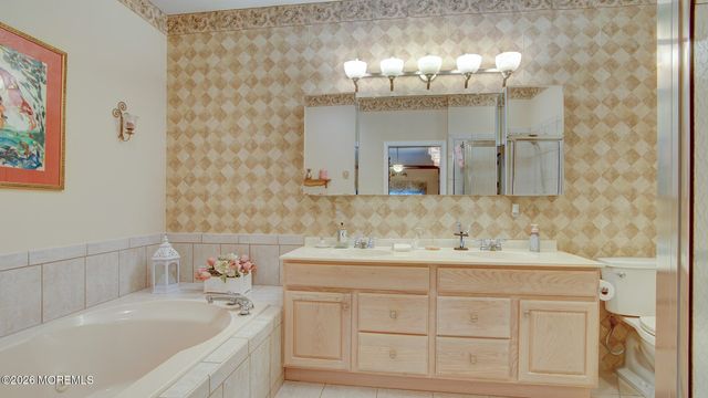 1 Kingston Court, Monroe, NJ 08831