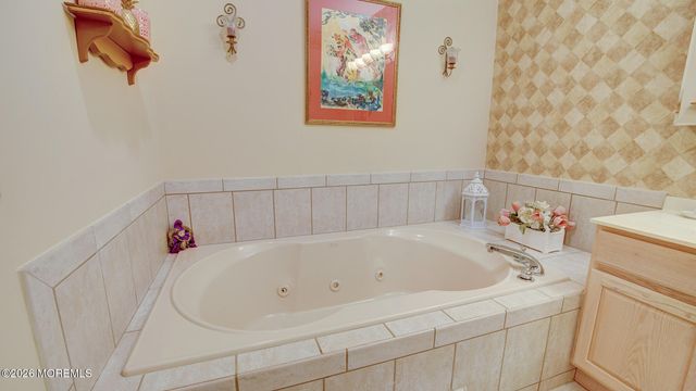 1 Kingston Court, Monroe, NJ 08831