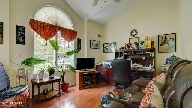 1 Kingston Court, Monroe, NJ 08831