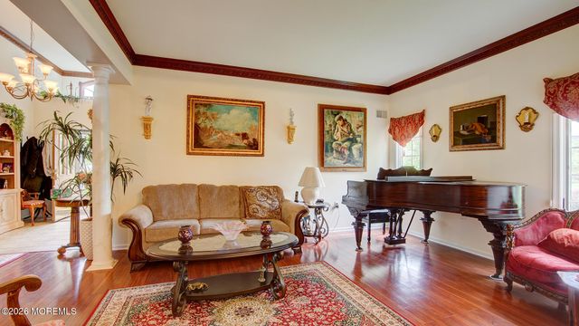 1 Kingston Court, Monroe, NJ 08831