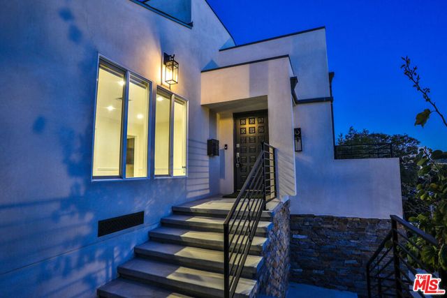 1532 Glendon Avenue, Los Angeles, CA 90024