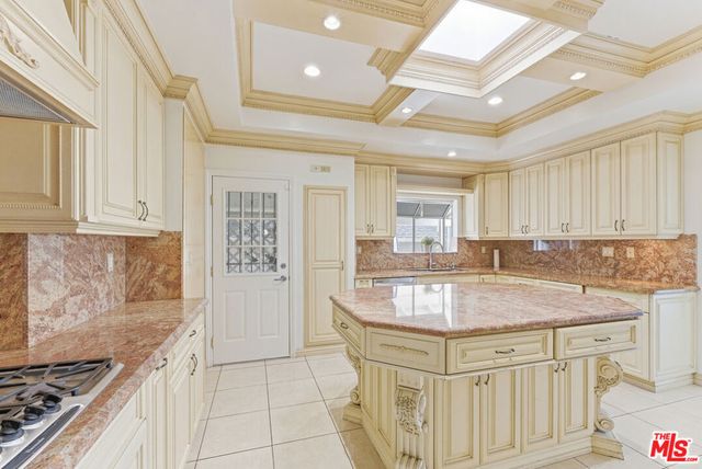 1532 Glendon Avenue, Los Angeles, CA 90024