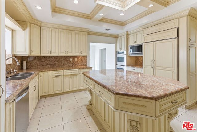 1532 Glendon Avenue, Los Angeles, CA 90024