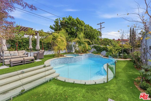 1532 Glendon Avenue, Los Angeles, CA 90024