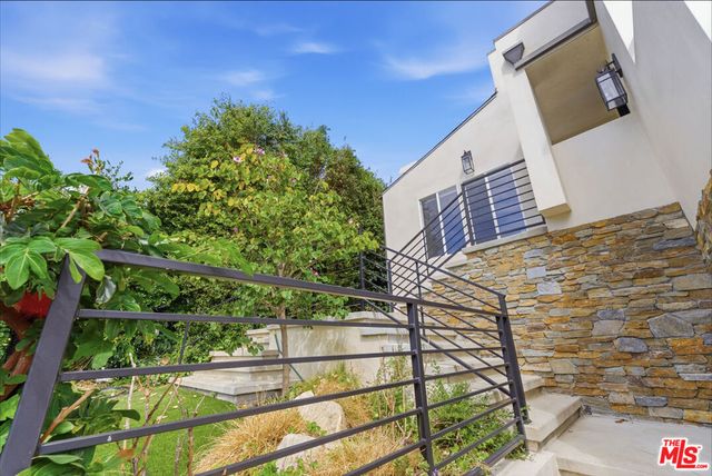 1532 Glendon Avenue, Los Angeles, CA 90024