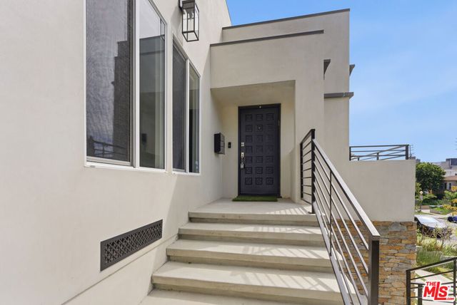 1532 Glendon Avenue, Los Angeles, CA 90024