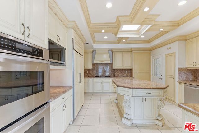 1532 Glendon Avenue, Los Angeles, CA 90024