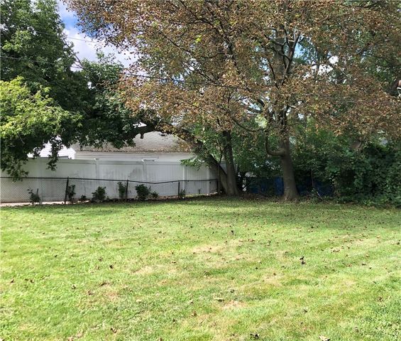 194 Legion Circle, Greece, NY 14616