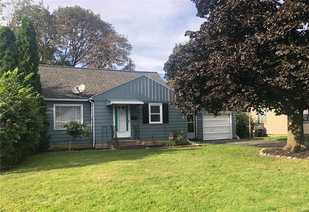 194 Legion Circle, Greece, NY 14616
