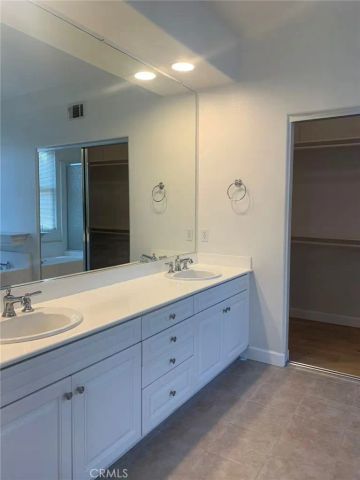 32 Bristlecone, Irvine, CA 92620