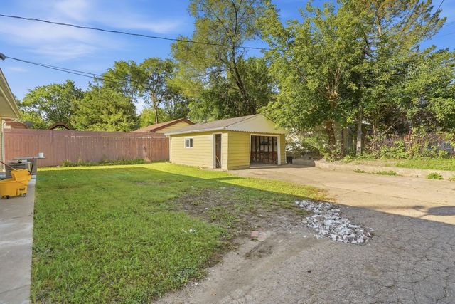 2132 Linden Avenue, Waukegan, IL 60087
