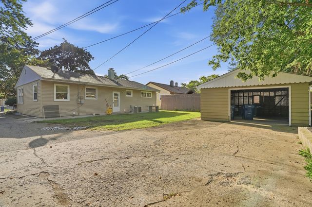 2132 Linden Avenue, Waukegan, IL 60087