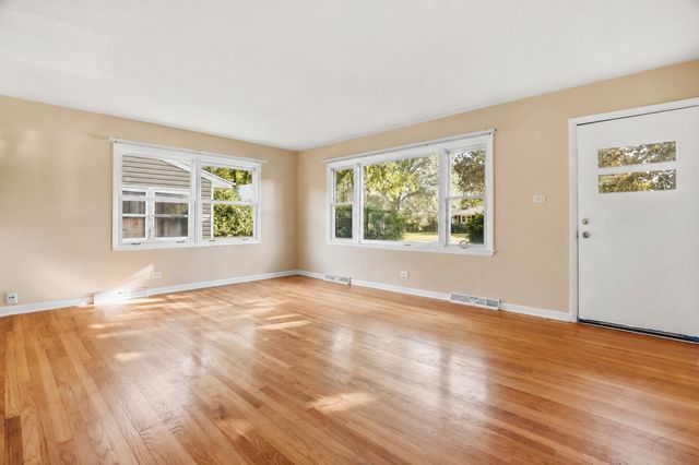 2132 Linden Avenue, Waukegan, IL 60087