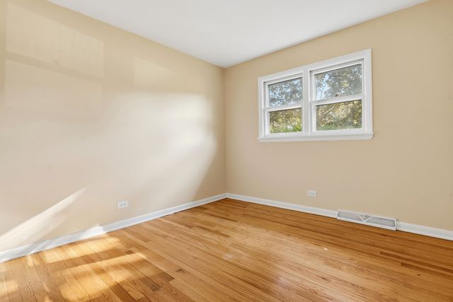 2132 Linden Avenue, Waukegan, IL 60087