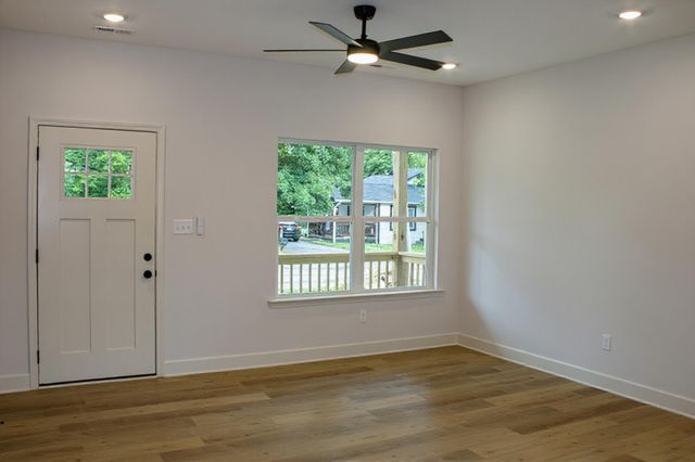 727 Walker Avenue, Rossville, GA 30741