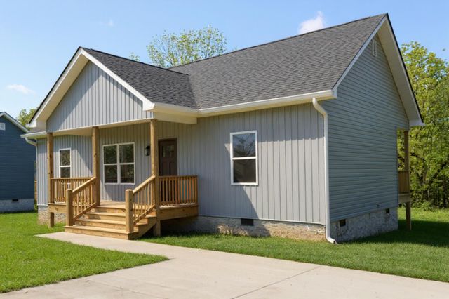 727 Walker Avenue, Rossville, GA 30741